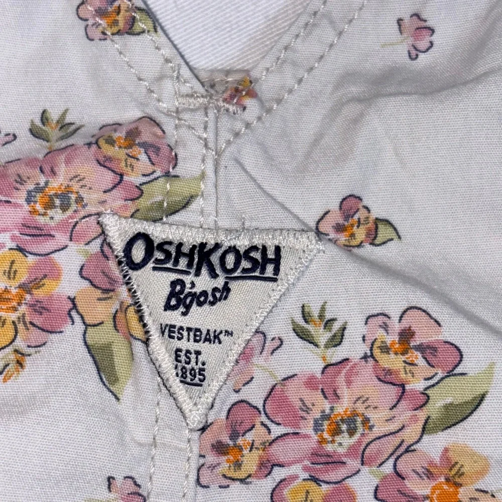 OshKosh B'gosh Floral Shortalls 3T Cream Pink Excellent Vestbak Overalls